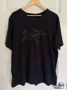 Arcteryx Men’s Archaeopteryx SS T-Shirt Black White Short Sleeve Logo XL